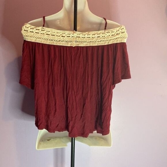 Free Kisses Burgundy off the Shoulder Blouse Short Sleeve Size Medium - Picture 2 of 4